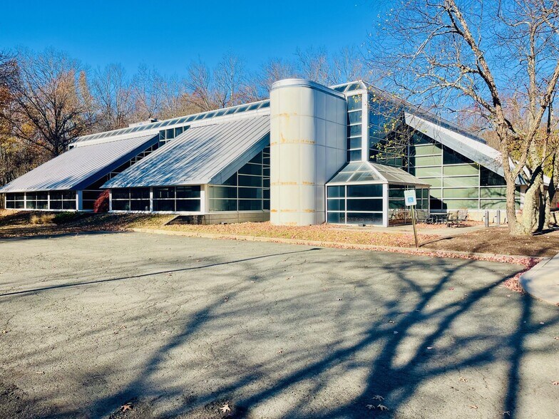 Primary Photo Of 185 Clarksville Rd, Princeton Junction Medical For Sale