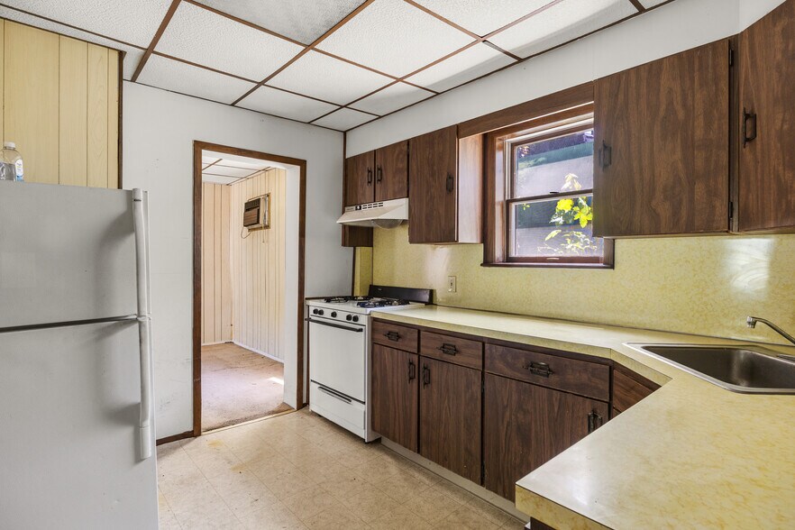 More Photos Of 6114 56th Dr, Maspeth Multifamily For Sale