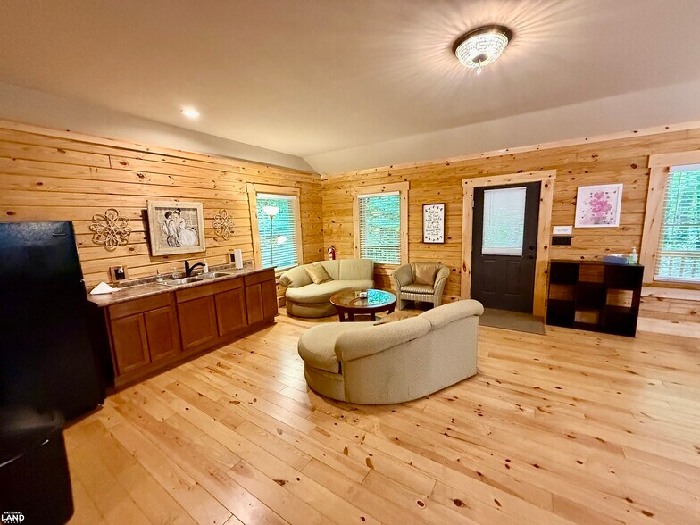 More Photos Of 701 Wingert Road rd, Greenwood Specialty For Sale