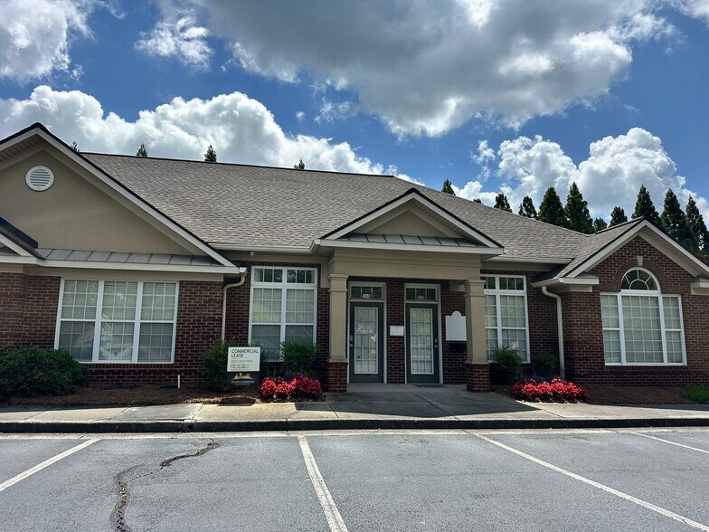 Primary Photo Of 5041 Dallas Hwy, Powder Springs Medical For Lease
