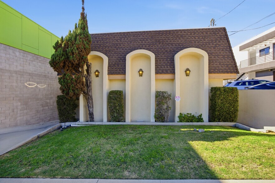 More Photos Of 2121 Pacific Coast Hwy, Hermosa Beach Apartments For Sale