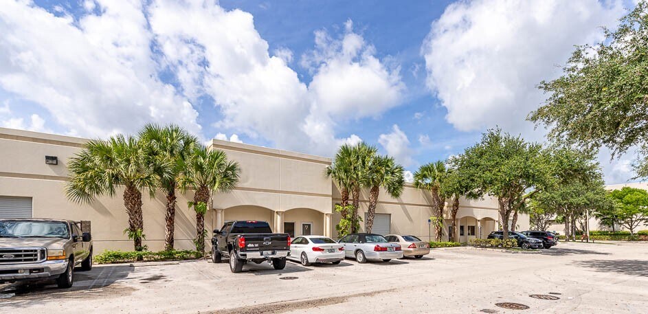 More Photos Of 585 105th Ave N, West Palm Beach Light Distribution For Lease