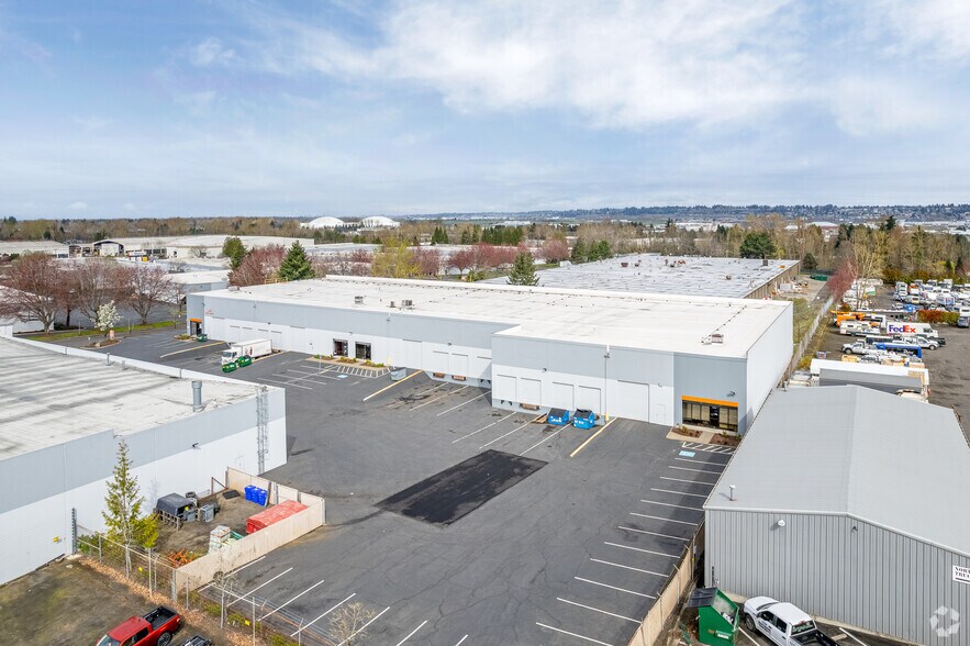 More Photos Of 6424-6440 NE 59th Pl, Portland Warehouse For Lease