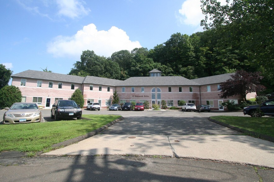 More Photos Of 15 Research Dr, Woodbridge Office For Lease