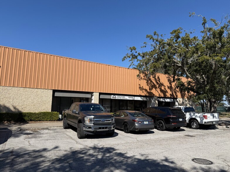 More Photos Of 800-870 N Hoagland Blvd, Kissimmee Distribution For Lease
