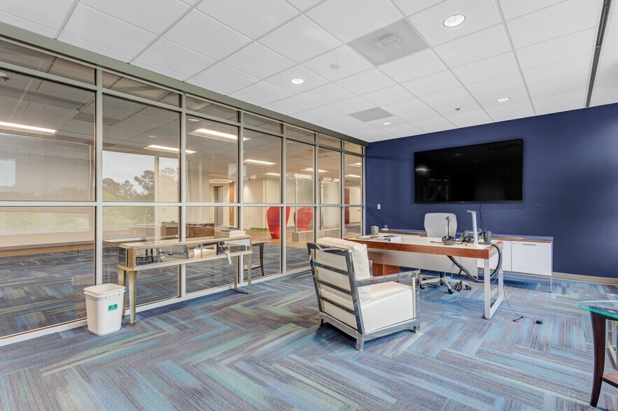 More Photos Of 3755 Mansell Rd, Alpharetta Office For Lease