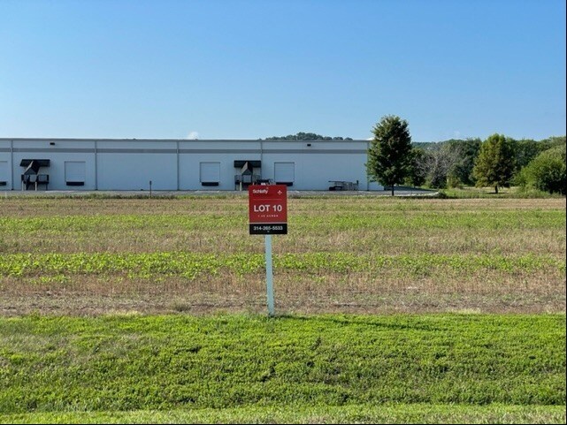 More Photos Of Wings Corporate Dr, Chesterfield Land For Sale