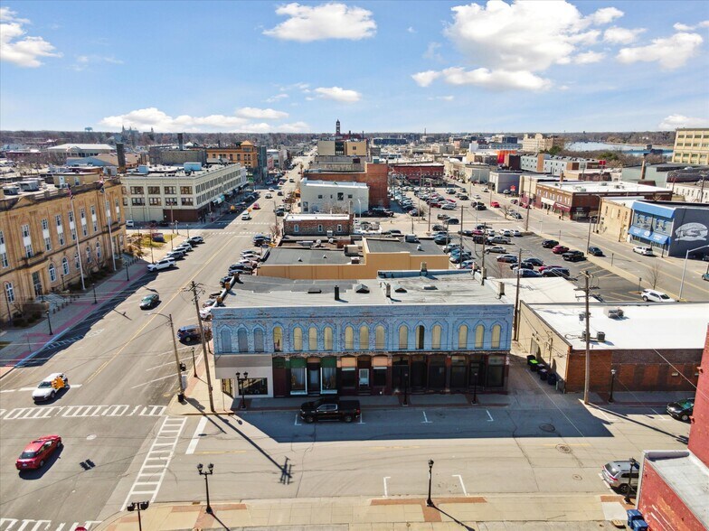 More Photos Of 1017 Washington Ave, Bay City Storefront Retail Residential For Sale