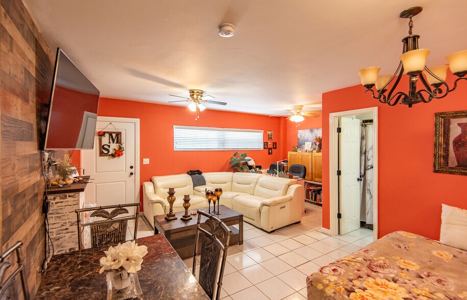 More Photos Of 2250 W Palm Ave, Hialeah Office For Sale