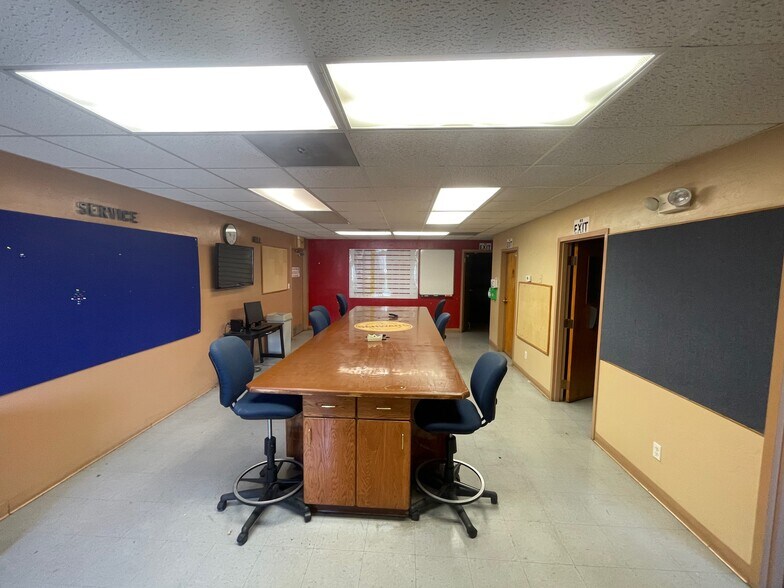 More Photos Of 6657 E Little Michigan Rd, Sierra Vista Distribution For Sale