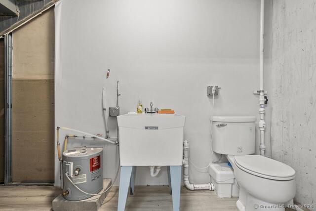 More Photos Of 23 Ryan St, Stamford Flex For Sale