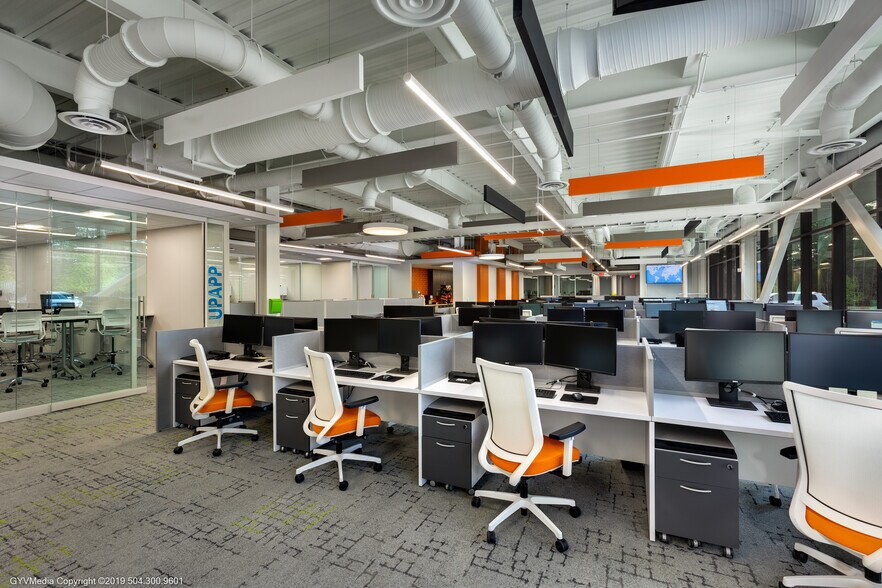 More Photos Of 1351 Holiday Square Blvd, Covington Office For Lease