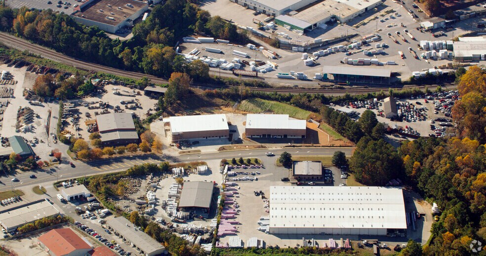 More Photos Of 2535 S Main St, Kennesaw Warehouse For Lease