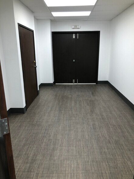 More Photos Of 6145 Scherers Pl, Dublin Light Distribution For Lease