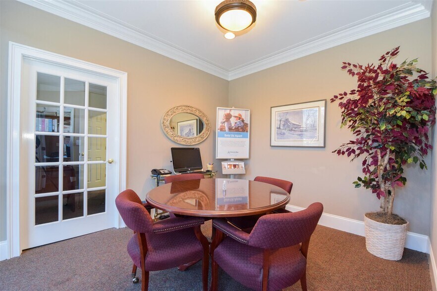 More Photos Of 2350 Electric Rd, Roanoke Medical For Lease