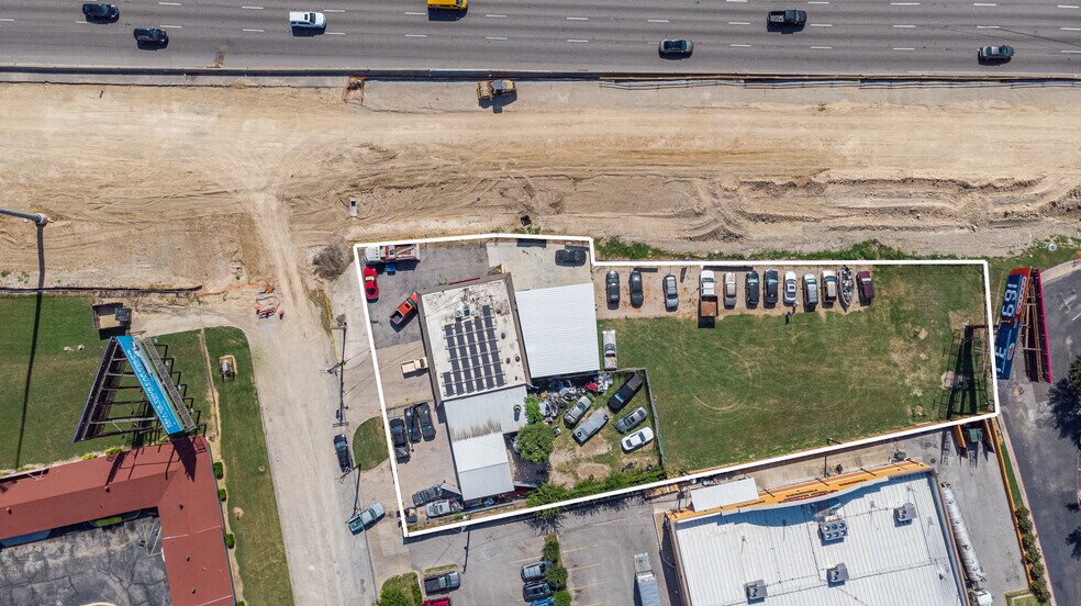 More Photos Of 410 W Elmore Ave, Dallas Auto Dealership For Sale