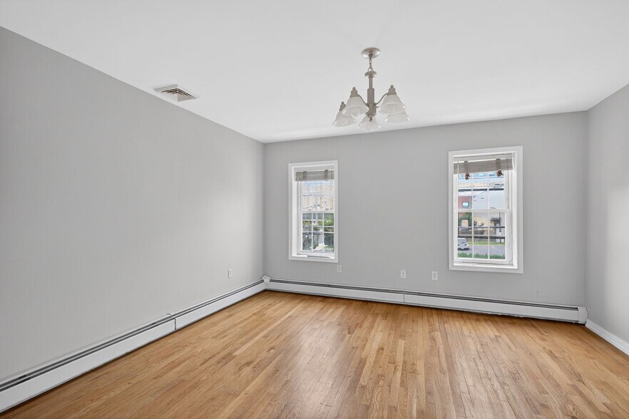 More Photos Of 449-451 W Linden St, Allentown Office For Sale