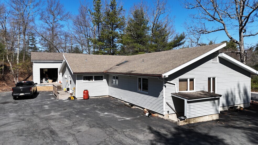 More Photos Of 647 Route 739, Lords Valley Office For Sale