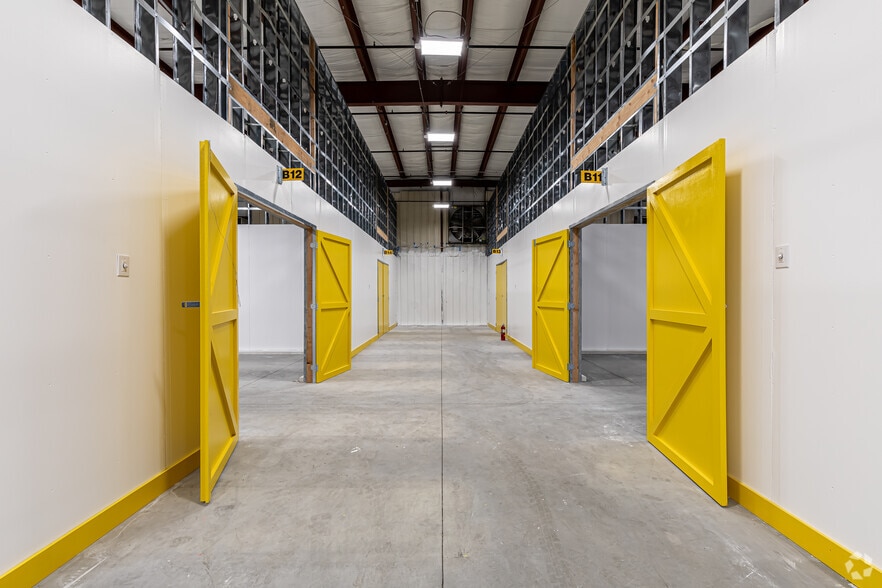 More Photos Of 299 Industrial Ln, Torrington Distribution For Lease