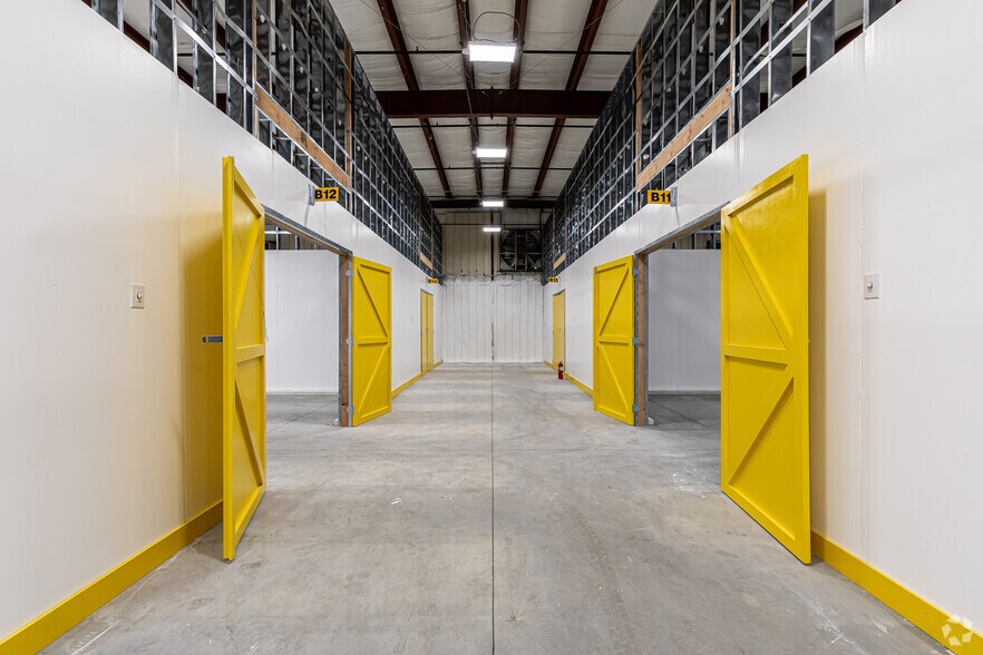 More Photos Of 299 Industrial Ln, Torrington Distribution For Lease