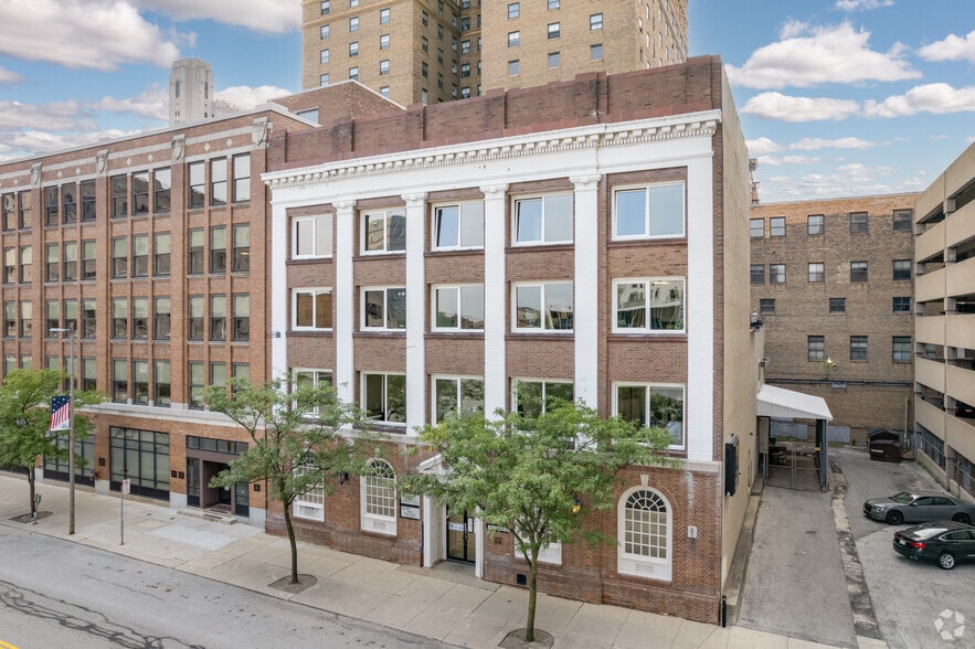 Primary Photo Of 136 N Huron St, Toledo Office For Lease