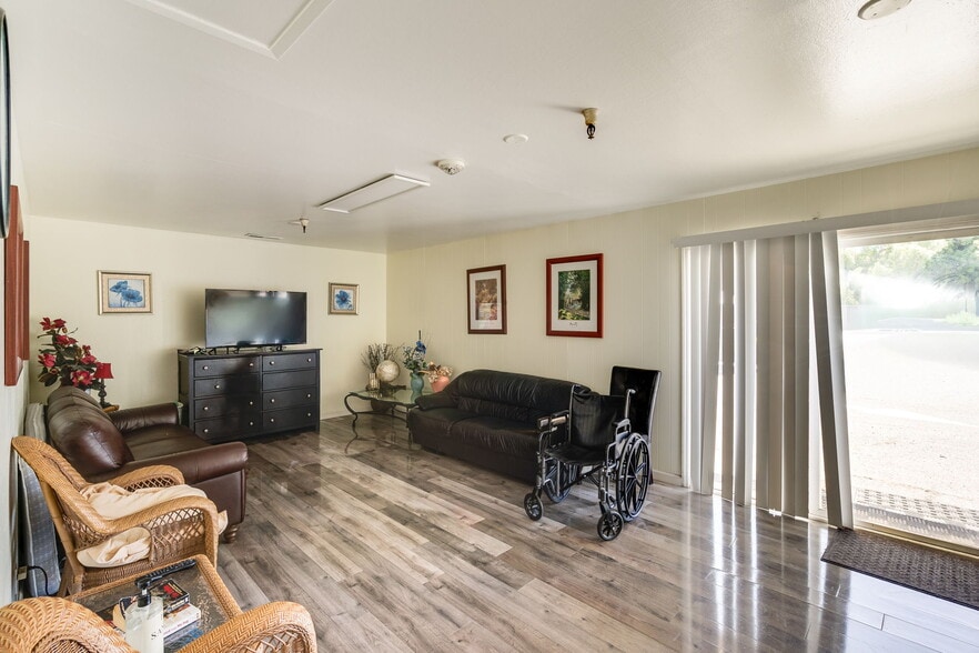 More Photos Of 18905 Standish Ave, Hayward Assisted Living For Sale