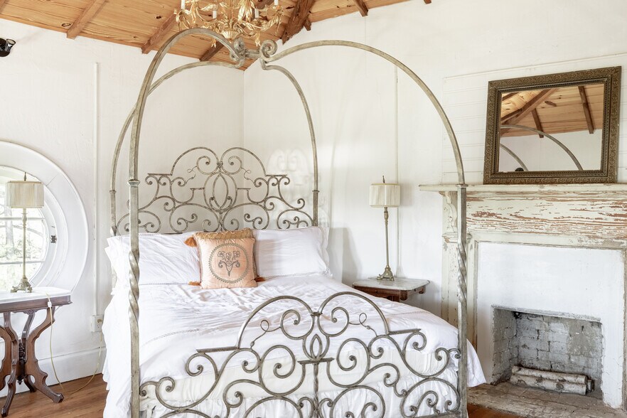 More Photos Of 2416 Lowesville Rd, Amherst Hospitality For Sale