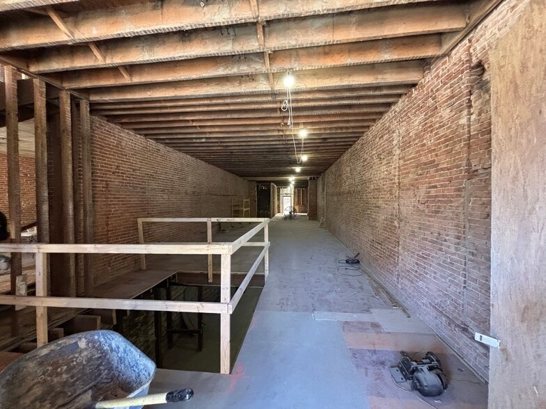 More Photos Of 12 S Market St, Troy Storefront Retail Office For Lease