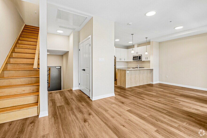 More Photos Of 600 Sunningdale Rd E, London Apartments For Sale