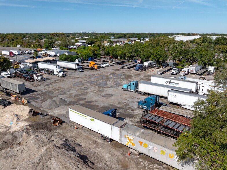 More Photos Of Patch Rd @ Seminole Avenue, Orlando Land For Lease