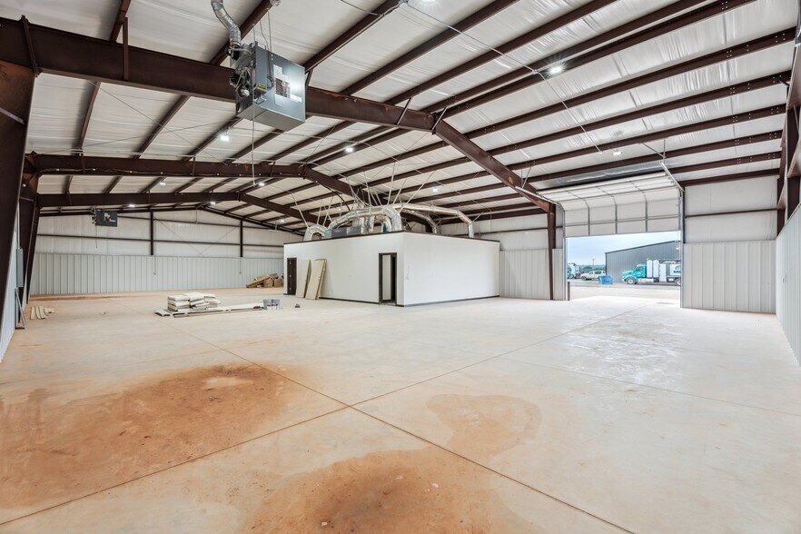 More Photos Of 5286 NE Highway 33, Guthrie Warehouse For Sale