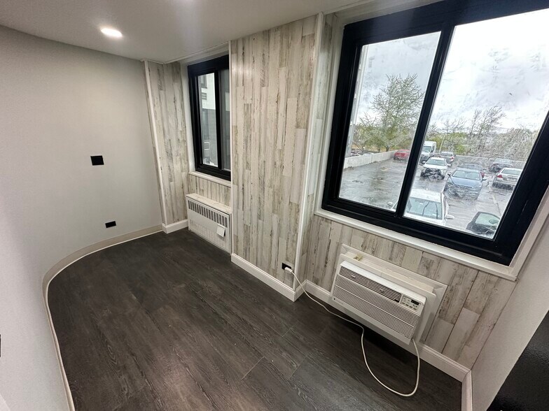 More Photos Of 711A-711D Seagirt Ave, Far Rockaway Coworking Space