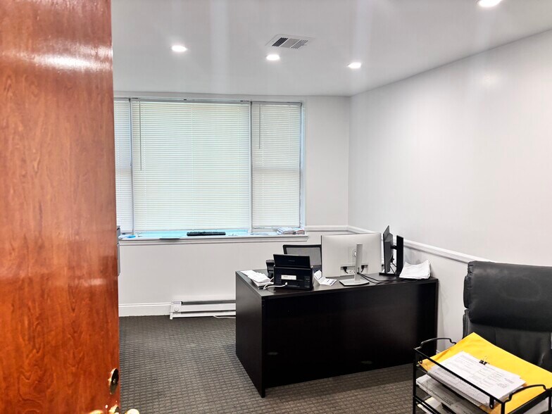 More Photos Of 62 Clermont Ave, Brooklyn Apartments For Lease