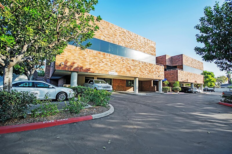 More Photos Of 3707 W Garden Grove Blvd, Orange Medical For Sale