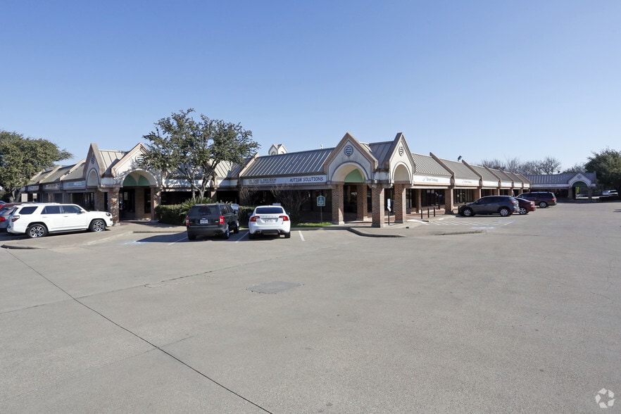 More Photos Of 2441-2485 Forest Park Blvd, Fort Worth Storefront Retail Office For Lease