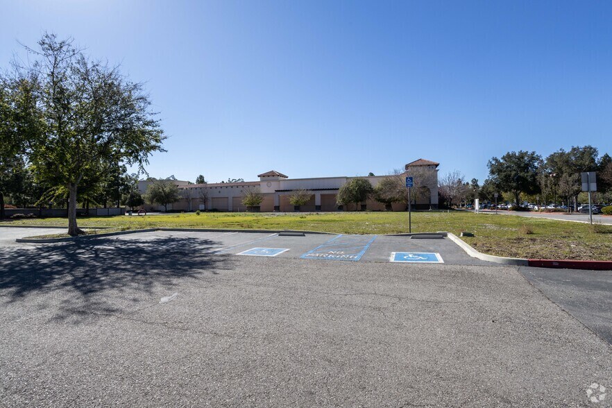 Primary Photo Of SW Newbury Road & Kelly Rd, Thousand Oaks Unknown For Lease