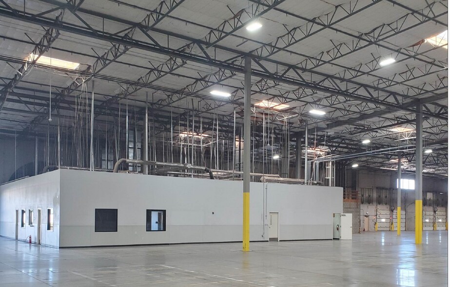 More Photos Of 2030 Hanson Way, Woodland Distribution For Lease