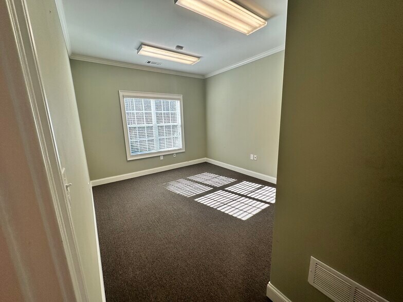 More Photos Of 110 Samaritan Dr, Cumming Medical For Lease