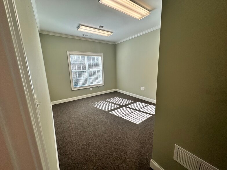 More Photos Of 110 Samaritan Dr, Cumming Medical For Sale