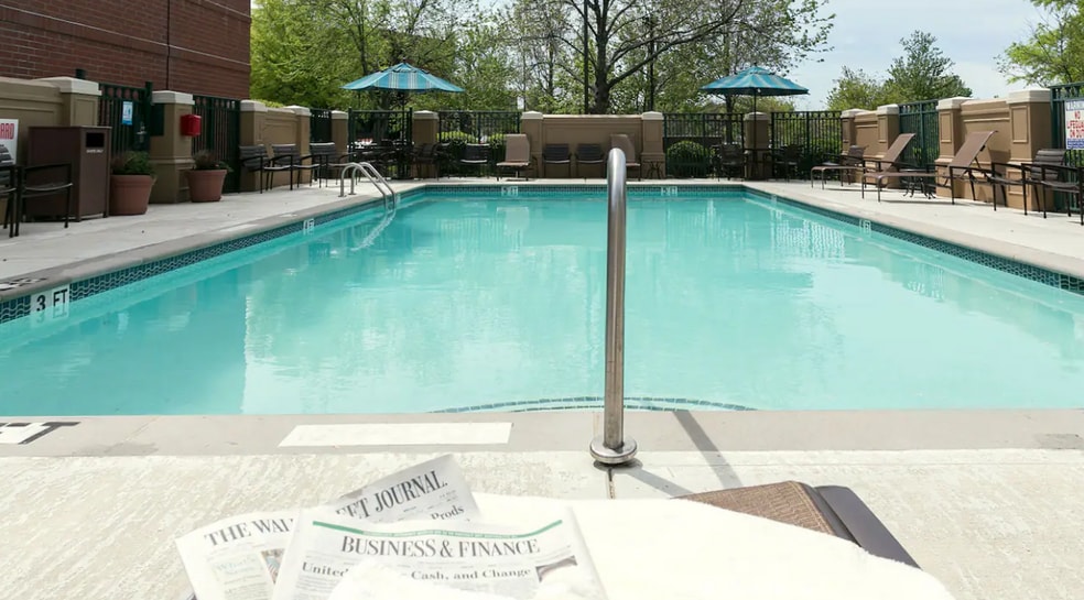 More Photos Of 650 Bakers Bridge Ave, Franklin Hotel For Sale