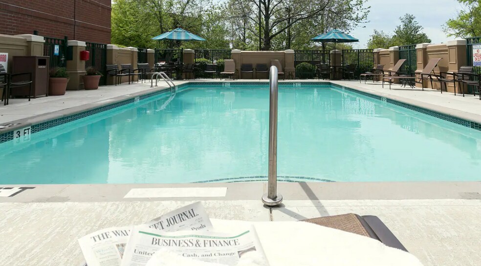 More Photos Of 650 Bakers Bridge Ave, Franklin Hotel For Sale
