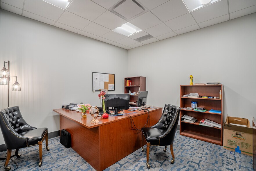 More Photos Of 5513 Center St, Omaha Loft Creative Space For Sale