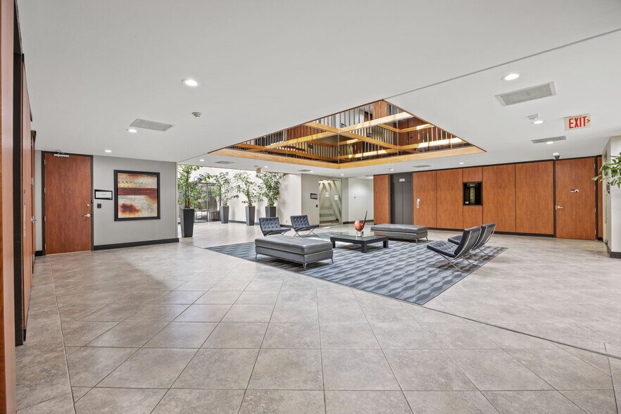 More Photos Of 4545 Fuller Dr, Irving Office Residential For Lease