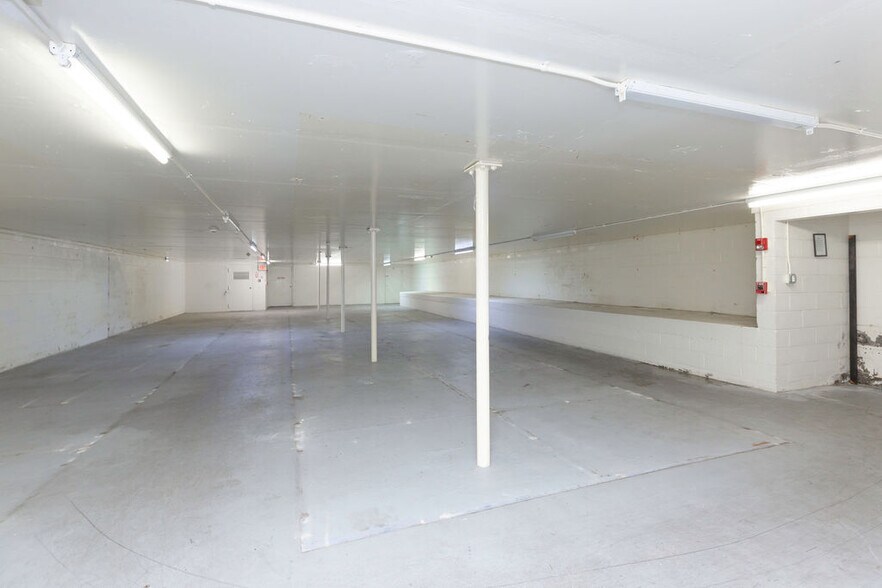 More Photos Of 1061 Main St, Peekskill Warehouse For Lease