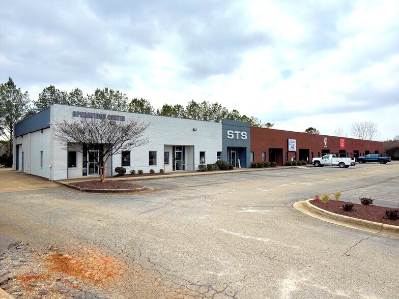 Primary Photo Of 26670 Success Dr, Madison Flex For Sale