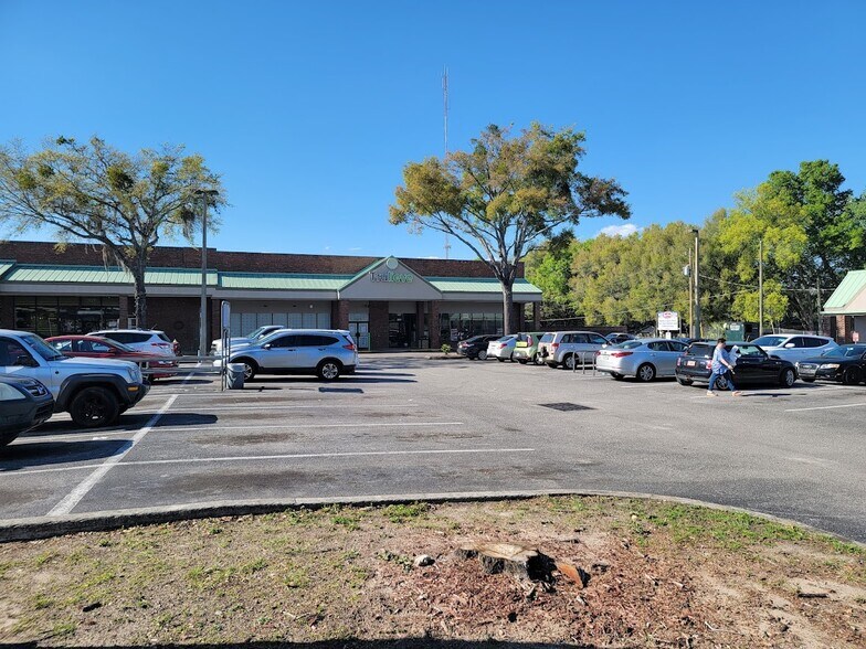More Photos Of 1927-1929 SW College Rd, Ocala General Retail For Lease