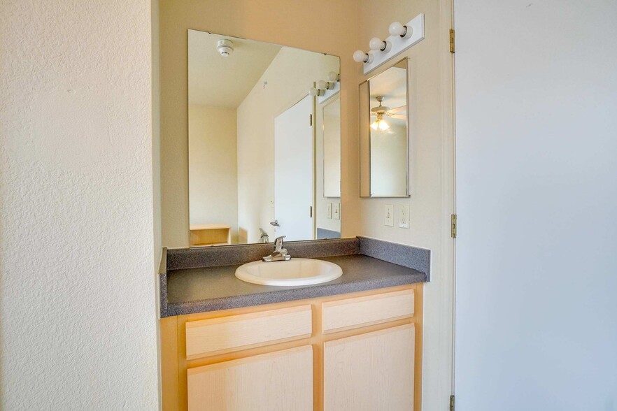 More Photos Of 801 N 49th St, Fort Smith Dormitory For Sale