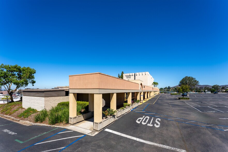 More Photos Of 5565 Grossmont Center Dr, La Mesa Unknown For Lease