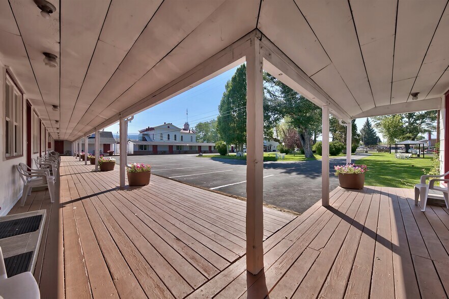 More Photos Of 310 Main St, Bridgeport Hotel For Sale