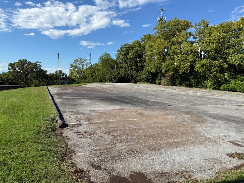 More Photos Of 615R Kenhorst Blvd, Reading Industrial For Lease